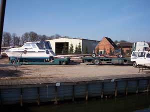 neu geliefertes Boot